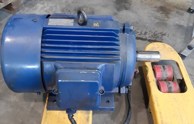 MOTORE ASINCRONO TRIFASE 7.5 KW serie KONCAR usato